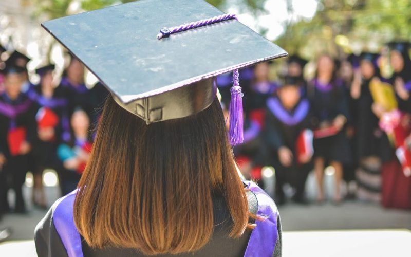 Merawat kulit wajah menjelang wisuda