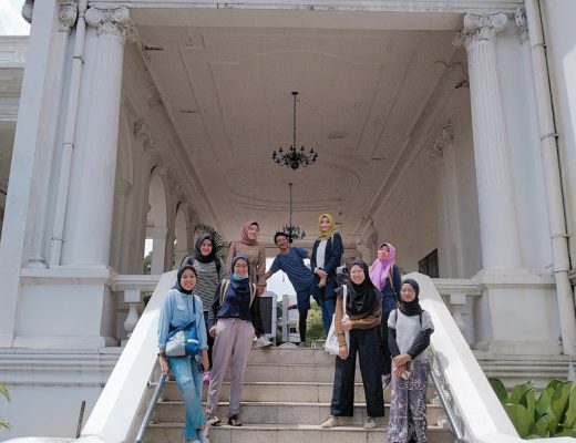 Kawasan Passer Baroe Jakarta bersama rombongan