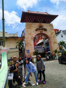 Azariatika pasar baru jakarta 2 225x300 - Azariatika_pasar_baru_jakarta_2.jpg