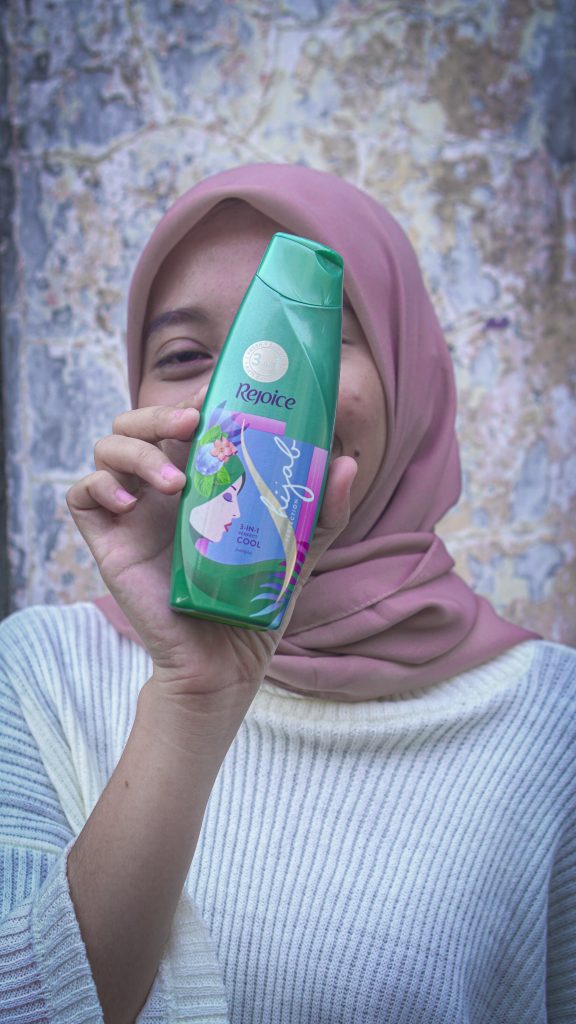 azariatika shampoo hijab rejoice 1 576x1024 - Review Shampoo Hijab Rejoice 3-in-1 Perfect Cool:  Rambut Segar Bebas Ketombe