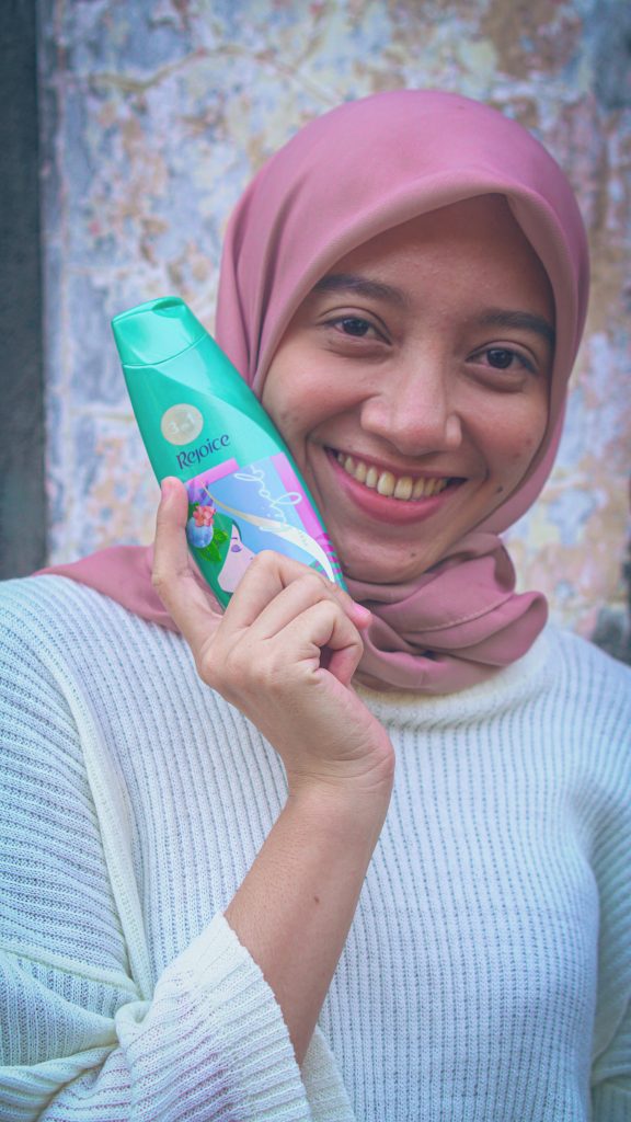 azariatika shampoo hijab rejoice 4 576x1024 - Review Shampoo Hijab Rejoice 3-in-1 Perfect Cool:  Rambut Segar Bebas Ketombe