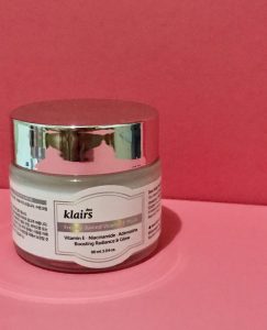 azariatika skincare routine klairs vitamin e 243x300 - azariatika_skincare_routine_klairs_vitamin_e